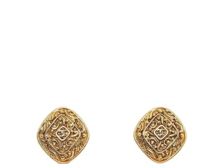 Chanel CC Clip-on Earrings (SHG-MQcTHU) For Sale