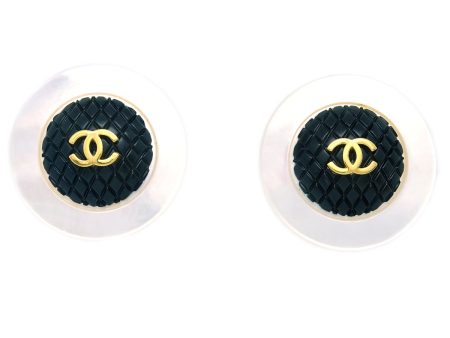 Chanel White Black Button Shell Earrings Clip-On For Cheap