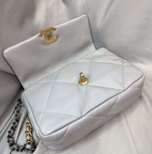 Chanel 19 Maxi Flap Bag White For Discount