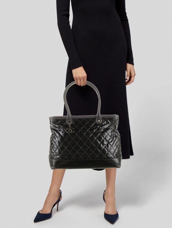 CHANEL CC CHARM QUILTED MEDIUM TOTE BAG Hot on Sale