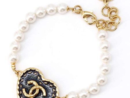 CHANEL CC Logo Heart Bracelet Gold Blue ABC724 Metal Faux Pearl For Sale